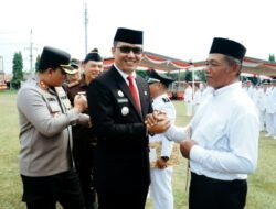 135 Kades Batubara Dikukuhkan dan Terima SK Perpanjangan Masa Jabatan