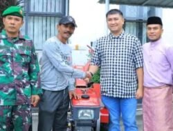 Bupati Labura Serahkan 20 Hand Traktor,Asuransi 300 Nelayan dan Domba 20 Ekor