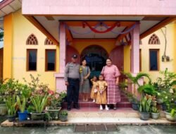 Beri Rasa Aman, Polisi Jaga Ibadah di Gereja