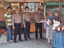 Kapolsek Indrapura Serahkan Bantuan Duafa