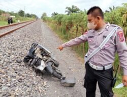 Pengendara Beat Tewas Ditabrak Kereta Api di Batubara