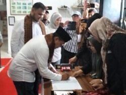 Zahir-Aslam Daftar ke KPU Batubara