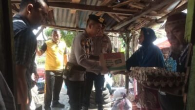 Polsek Labuhan Ruku Aksi Sosial Untuk Warga Kurang Mampu