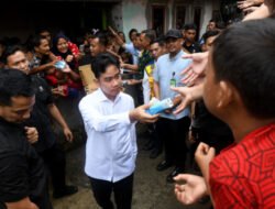 Wapres Beri Bantuan Masyarakat Miskin Ekstrem di Desa Bahari Medan