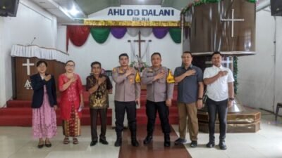 Kapolres Batubara Tinjau Pengamanan Ibadah Gereja Tahun Baru 2025