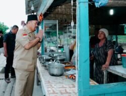 Bupati Batubara Kunjungi Pedagang dan Berikan Santunan
