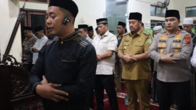 Forkopimda Batubara Serahkan Bantuan di Masjid Jami Bahar Zein