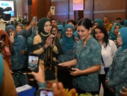 Kahiyang Ayu Tinjau Desa Percontohan PKK di Deliserdang