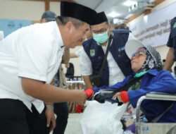 Bupati Asahan Jemput Langsung Jemaah Haji Sakit