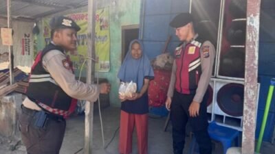 Peduli Sesama, Samapta Polres Batubara Berbagi Makanan