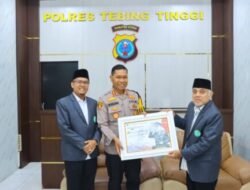 Kapolres Tebing Tinggi Terima Penghargaan dari MUI