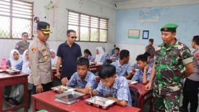 Kapolres Tebing Tinggi Launching MBG di SMA Swasta RA Kartini