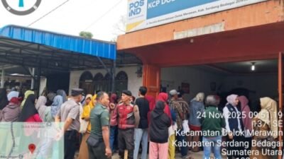 220 Warga Dolok Merawan Terima BLTS Kesra, Polisi Kawal Ketat