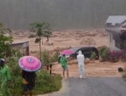 Tragedi Tapteng,Banjir Bandang dan Longsor Terjang Pemukiman Warga