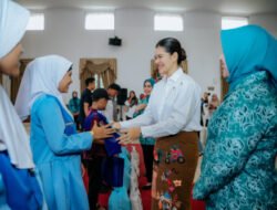 Ketua TP PKK Sumut Serahkan Alat Bantu Dengar Untuk Disabilitas di Deliserdang