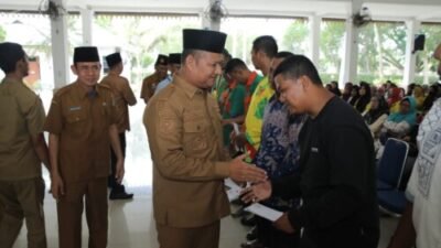 Wabup Asahan Apresiasi Baznas, Zakat Sentuh Petugas Kebersihan
