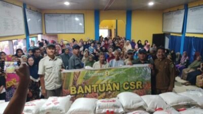 Socfindo Salurkan 500 Paket Sembako Untuk Warga Simpang Gambus