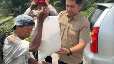 Jumat Berkah Satnarkoba Batubara Sentuh Warga Tak Mampu