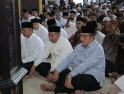 Pemkab Asahan Sholat Idulfitri di Masjid H Achmad Bakrie Kisaran