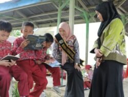 Bunda Literasi Asahan Tinjau Layanan Perpustakaan Keliling di Aek Ledong