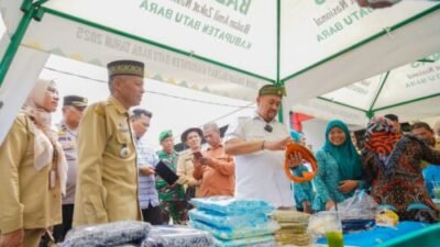 Bupati Batubara Tinjau Pemeriksaan Kesehatan Warga