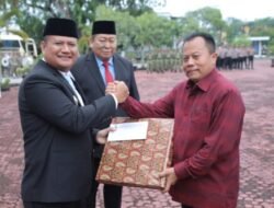 Upacara Harkitnas ke-118, Wabup Asahan Serahkan Penghargaan ASN Purna
