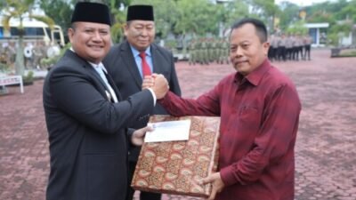 Upacara Harkitnas ke-118, Wabup Asahan Serahkan Penghargaan ASN Purna