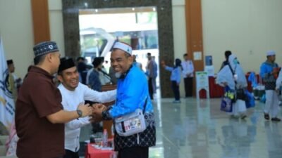 115 Jemaah Haji Labura Pulang Lengkap, Bupati Sambut di Asrama Haji Medan