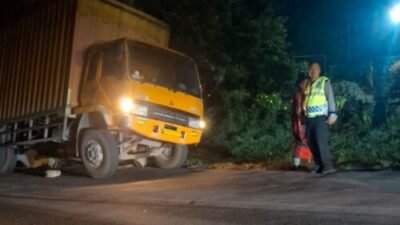 Manuver Hindari Truk Lawan Arah Berujung Tabrakan di Jalinsum Batubara