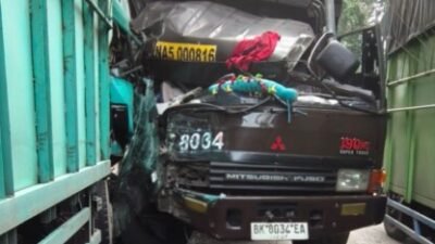 Diduga Masuk Jalur Lawan, Dua Truk Tronton Bertabrakan di Jalinsum Batubara