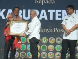 Pj Sekda Batubara Terima Penghargaan Kementerian Hukum RI