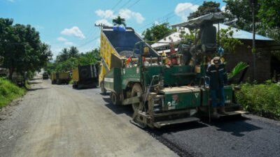 40 Tahun Menanti, Warga Sipiongot Akhirnya Nikmati Jalan Beraspal