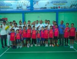 Bupati Asahan Serahkan Piala Turnamen HUT Bhayangkara ke-80