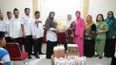 Ketua TP PKK Asahan Baksos Keagamaan Kepada Anak Yatim dan Lansia