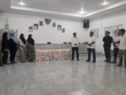 Socfindo Kebun Tanah Gambus Bagikan 200 Sak Beras di Desa Gambus Laut