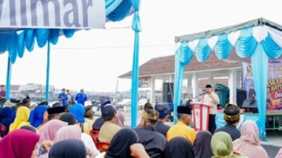 Cegah Risiko di Laut, 100 Nelayan Batubara Terima Life Jacket