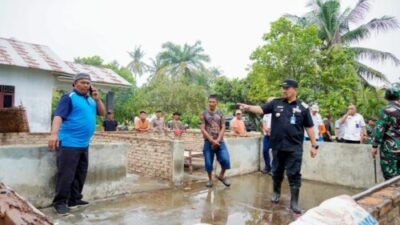 Tiga Desa di Batubara Terdampak Angin Kencang, Bupati Serahkan Bantuan
