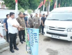 Bupati Asahan Ikut Launching Bus Perintis Di SMAN 1 Pulau Rakyat