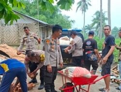 Rumah Disapu Angin, Kapolsek Medang Deras Bantuan Semen Hingga Seng